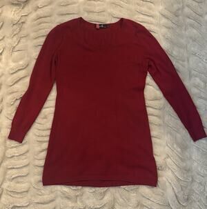 Burgundy V-Neck Fine Knit Sweater / Longline Pullover With Back Detail Size S